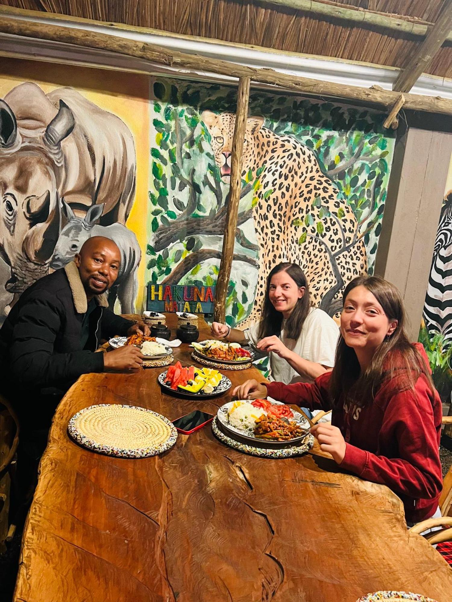 Homestay Safari